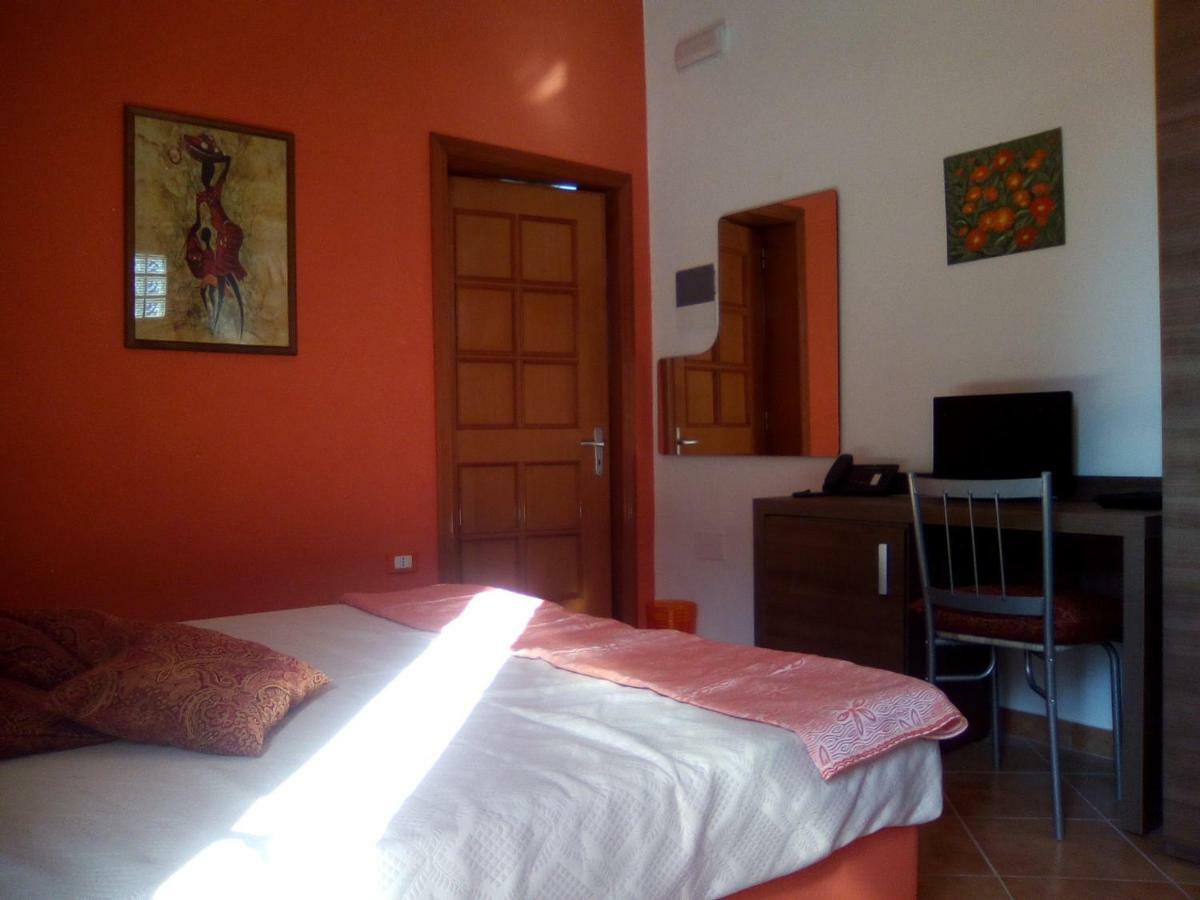Bed and Breakfast Casa Te La Bradamante Magliano Экстерьер фото